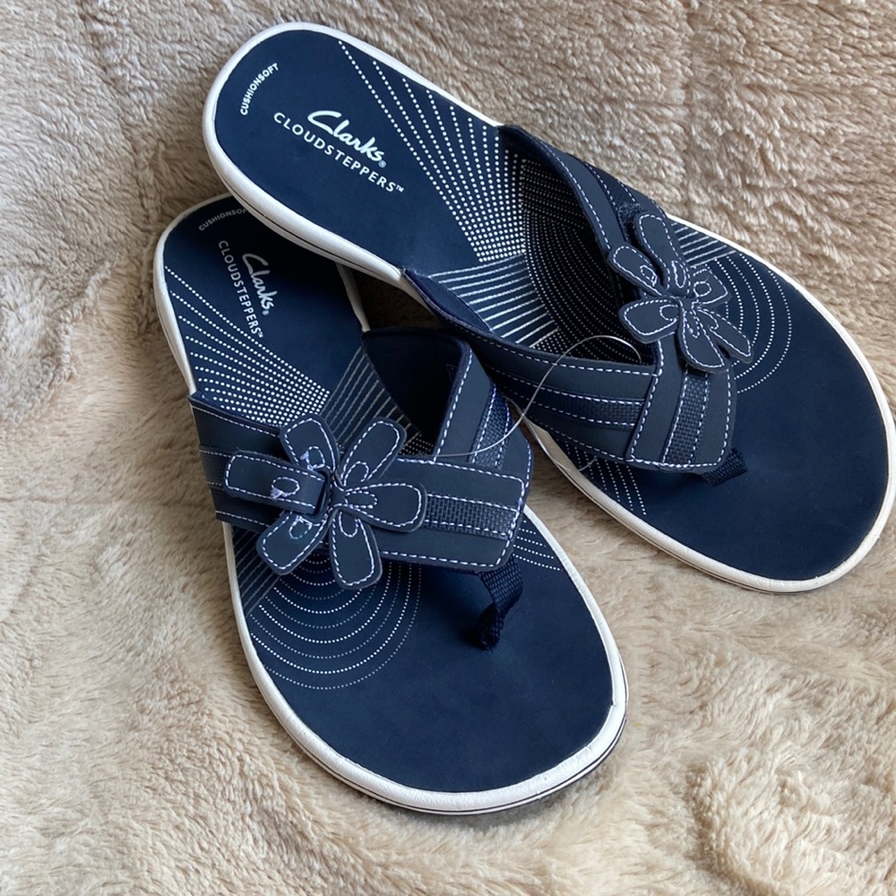 Clarks cloudstepper thong flip flops women’s size 10 color blue and white NEW!